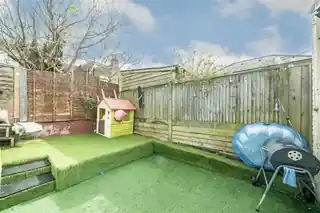 33 Kneller Road, photo 4