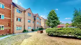 33 Madeleine Close, photo 2