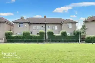 33 Mayesbrook Road, photo 2