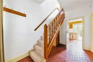 33 Meadvale Road, photo 4