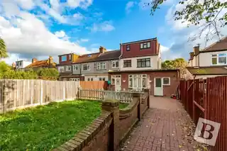 33 Parkside Avenue, photo 2