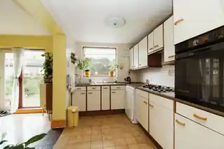 33 Sackville Gardens, photo 4