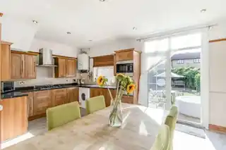 33 St Edmunds Road, photo 4