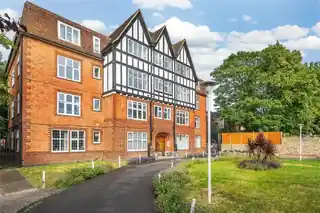33 Streatham Close, photo 3