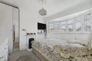 33 Sutherland Avenue, photo 4