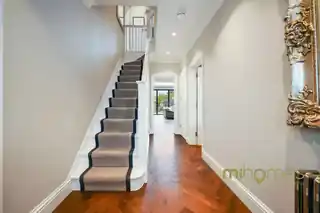 33 Townsend Avenue, photo 3