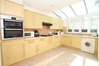 33 Warwick Road, photo 2