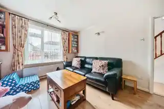 33 Wendover Road, photo 3