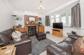 33 Whitton Waye, photo 2