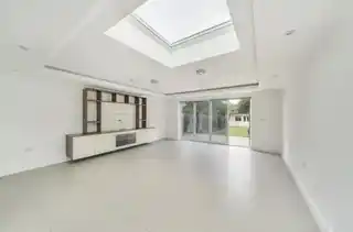 33 York Avenue, photo 2