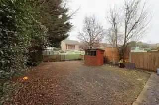 330 Fencepiece Road, photo 2