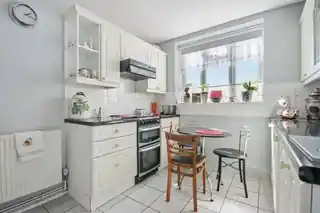 333 Longbridge Road, photo 4