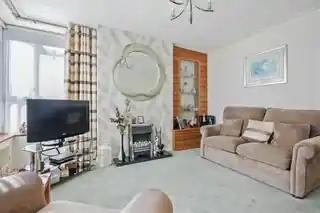 333 Longbridge Road, photo 2