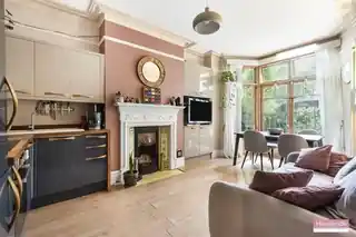 33A Arlow Road, photo 3