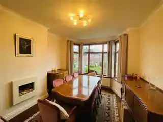 34 Ashridge Crescent, photo 3