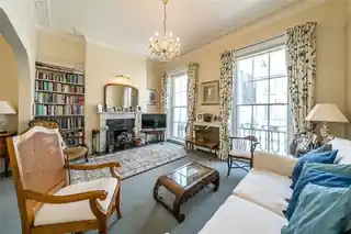 34 Charlwood Street, photo 2