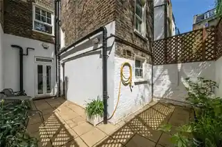 34 Charlwood Street, photo 4