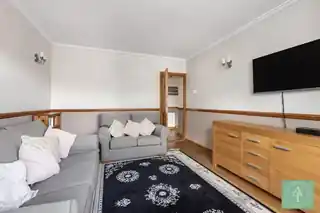 34 Chequers Way, photo 3