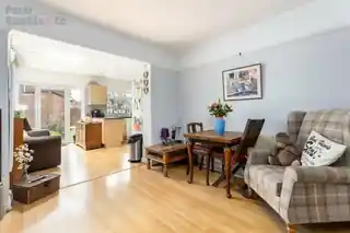 34 Conway Crescent, photo 3