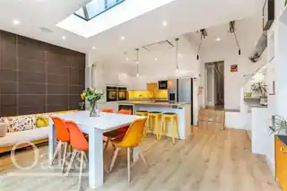 34 Elm Park Road, photo 2