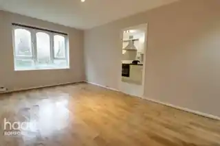 34 Frazer Close, photo 3