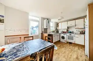 34 Garden Close, photo 4