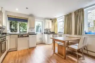 34 Goldsboro Road, photo 3