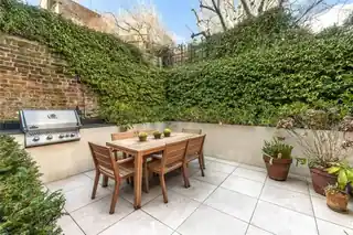 34 Lamont Road, photo 3