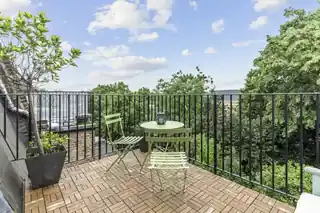 34 Lucerne Road, photo 3