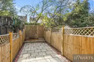 34 Lyndhurst Road, photo 4