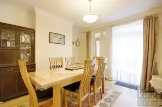 34 Nightingale Road, photo 3