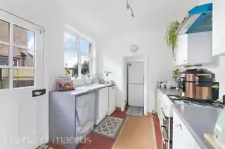 34 Oakleigh Avenue, photo 3
