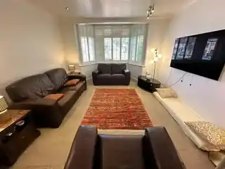 34 Petts Hill, photo 2
