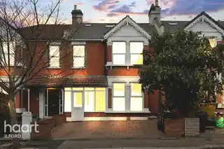 34 Sackville Gardens, photo 2
