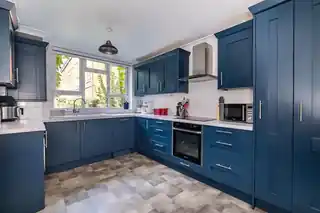 34 Silverthorne Road, photo 3