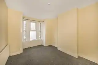 34 Springfield Road, photo 2