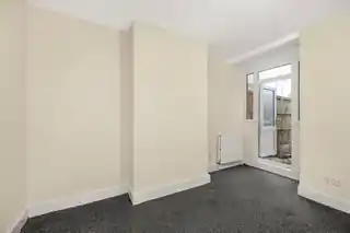 34 Springfield Road, photo 3