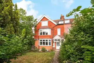 34 Tooting Bec Gardens, photo 2