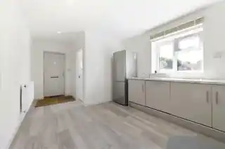 34 Willow Road, photo 4