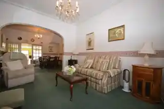 34 Woodhurst Road, photo 4