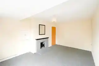 340 Chadwell Heath Lane, photo 3
