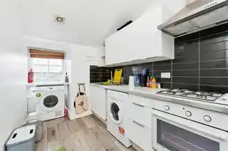 341 Clapham Road, photo 3