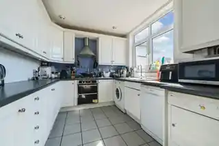 34A Eton Avenue, photo 2