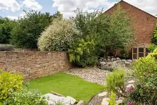 35 Ashford Road, photo 2