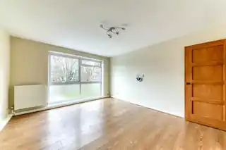 35 Azalea Close, photo 2