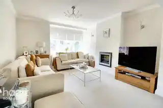 35 Beauly Way, photo 2