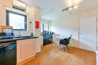 35 Canonbury Crescent, photo 4