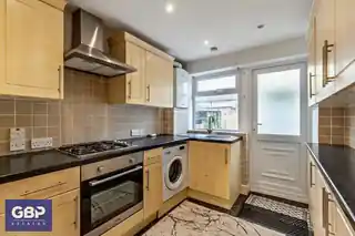 35 Chalforde Gardens, photo 3