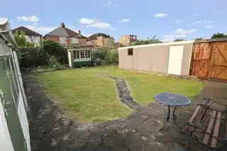 35 Charterhouse Avenue, photo 2