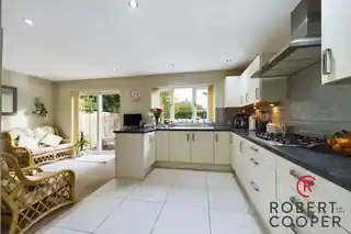 35 Church Drive, photo 2